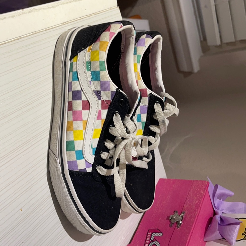 Ward Checker Vans